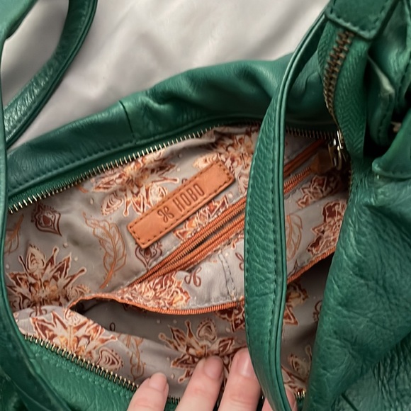Emerald hobo bag - Picture 3 of 4